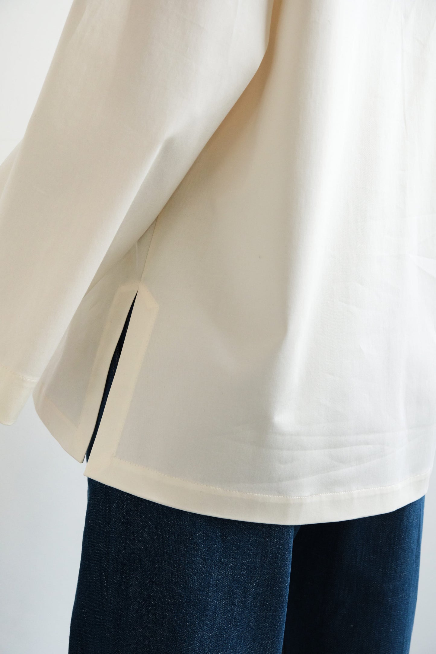 Nachhaltige Blusen von IVA RYCH in beige, Slow Fashion, umweltfreundliche Mode