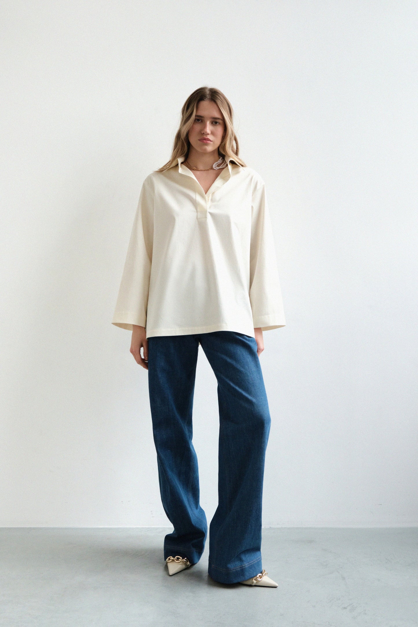 Stilvolle beigefarbene nachhaltige Blusen von IVA RYCH, Fair Fashion, umweltbewusste Mode