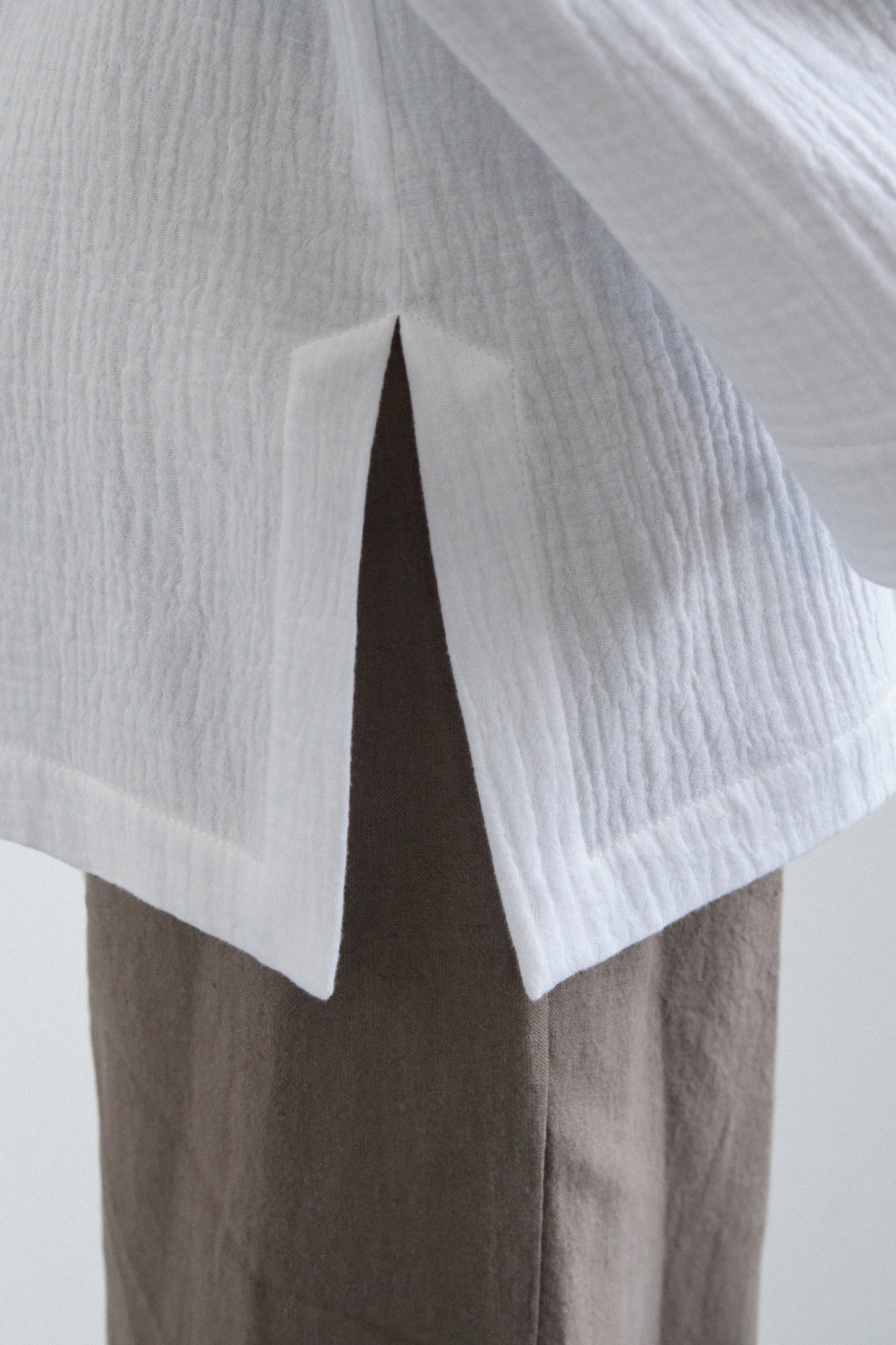 Weiße nachhaltige Blusen von IVA RYCH, Fair Fashion, ethische Mode