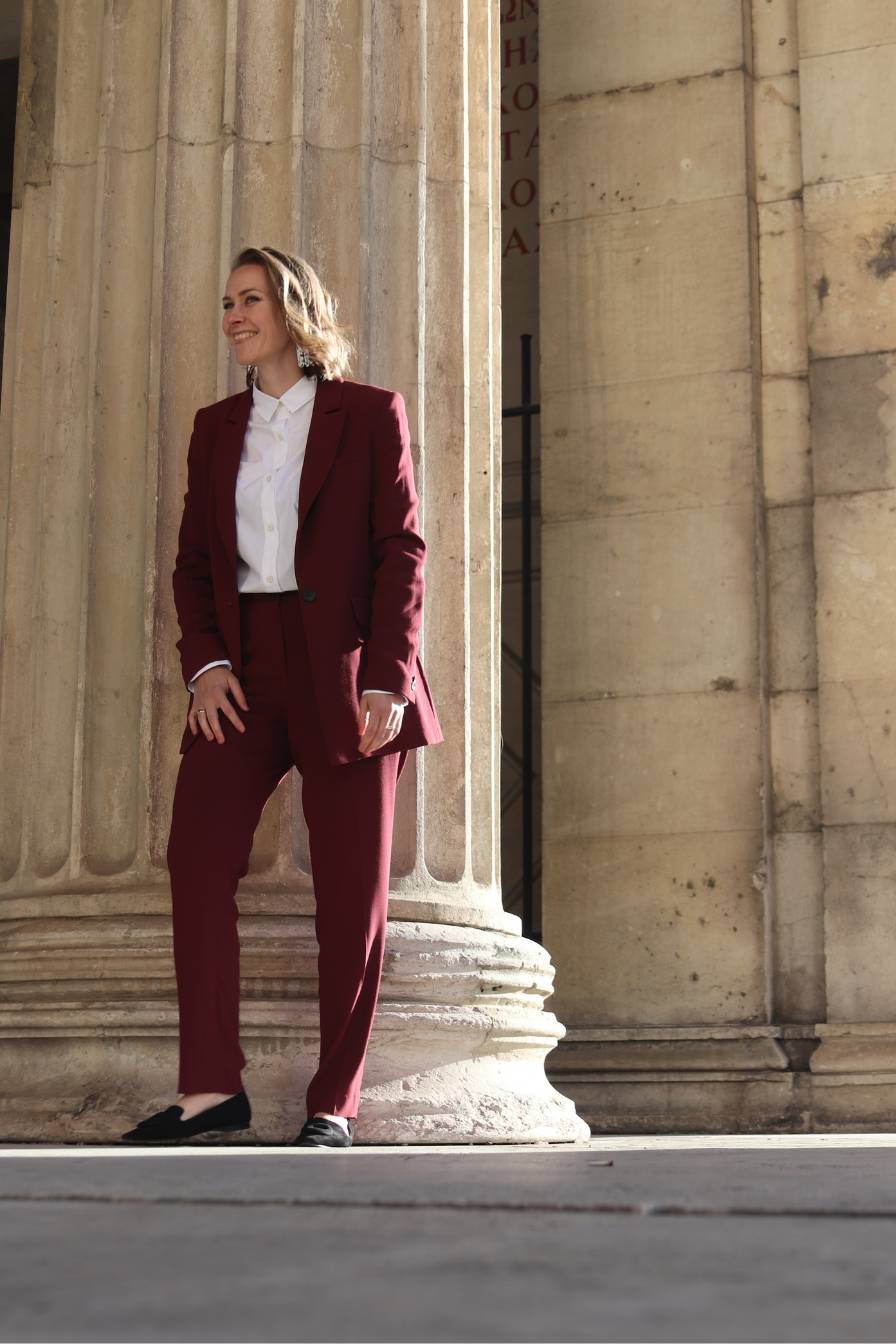 Nachhaltiger Blazer von NINA REIN in burgund, Slow Fashion, umweltfreundliche Mode