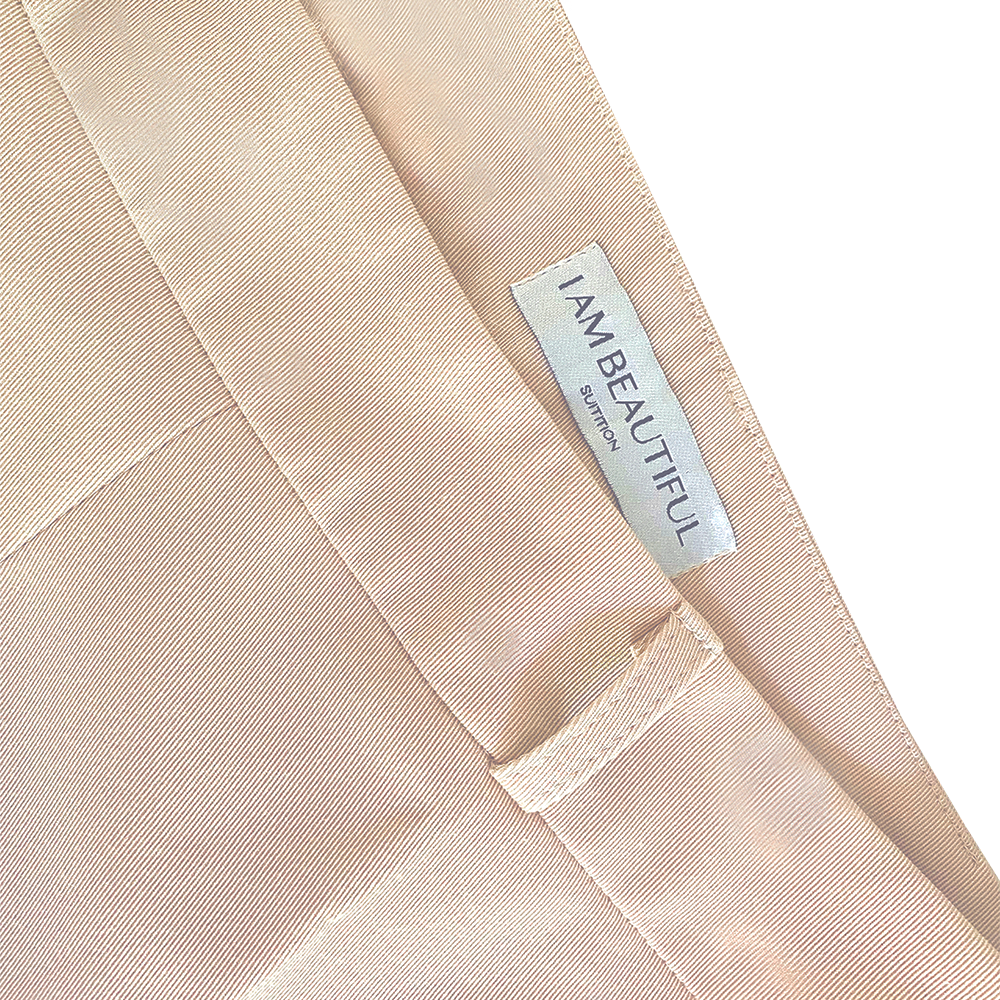 Cremefarbene nachhaltige Stoffhosen von SUITITION, Fair Fashion, ethische Mode