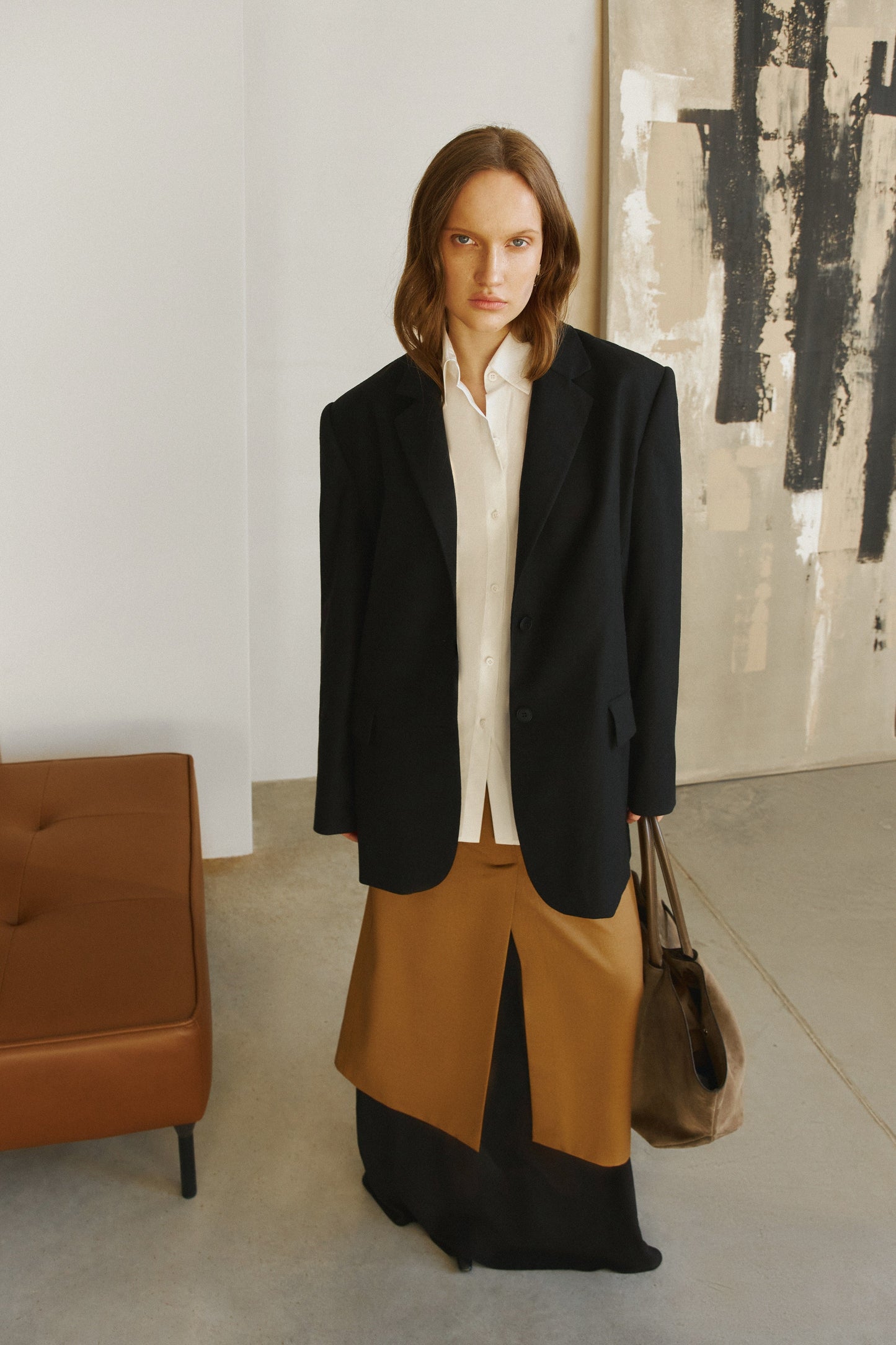 Midirock mit Schlitz in Camel von IVA RYCH, ein nachhaltiger Maxirock für Slow Fashion Fans.