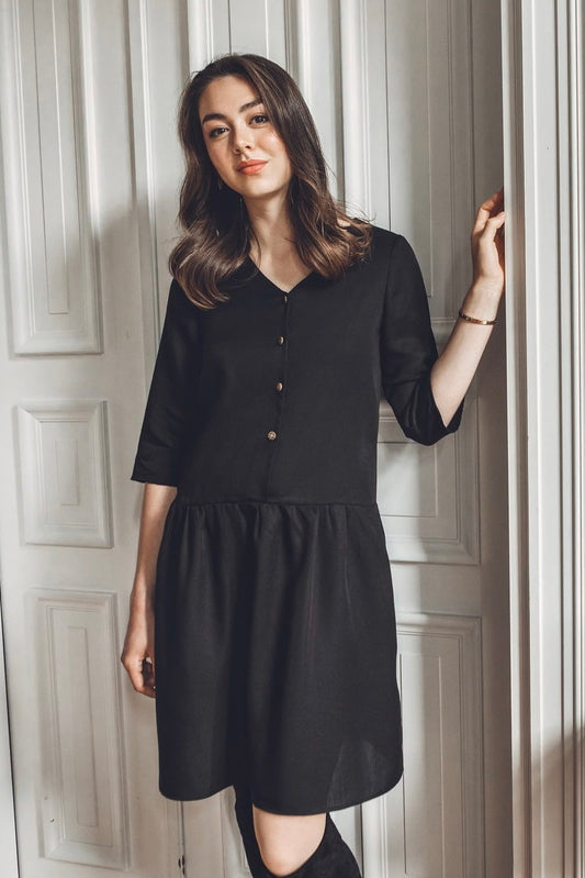 Umweltfreundliches Kleid Modell Coco von l'amour est bleu im Trend.