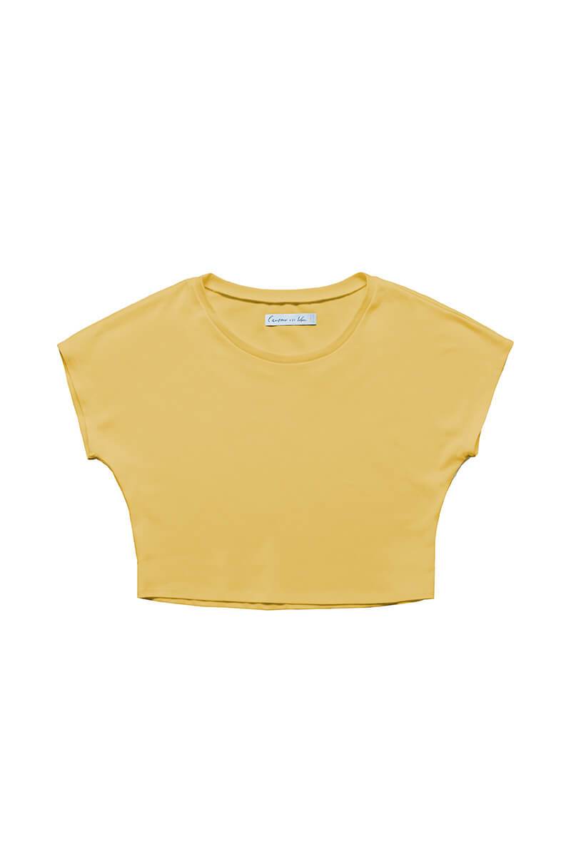 Fair Fashion Highlight: Cropped T-Shirt Modell Emma von l'amour est bleu für bewusste Käufer.
