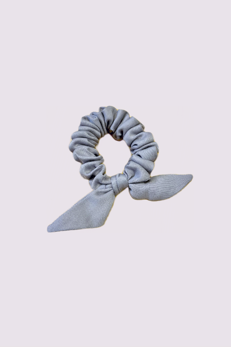 Nachhaltige Haarbänder mit Schleife von l'amour est bleu für umweltbewusste Träger.