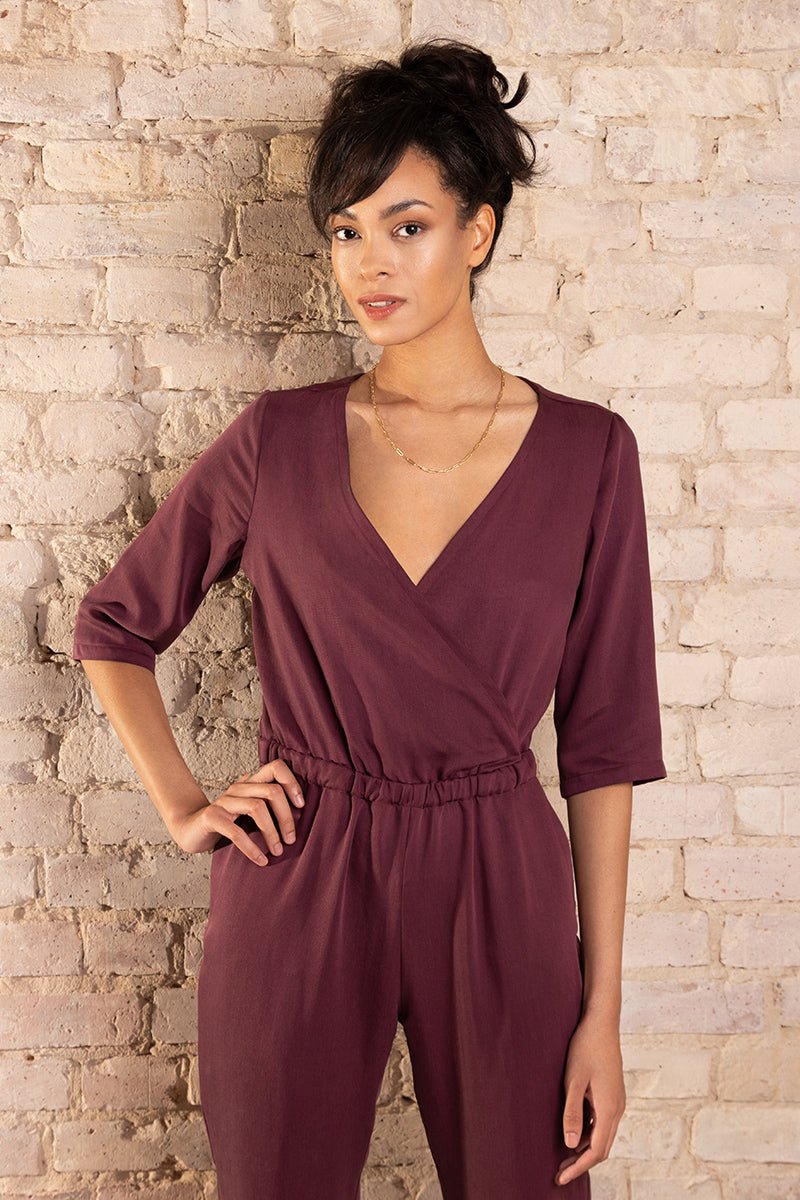 L'amour est bleu: Komfortabler und nachhaltiger Overall Modell Laetitia.