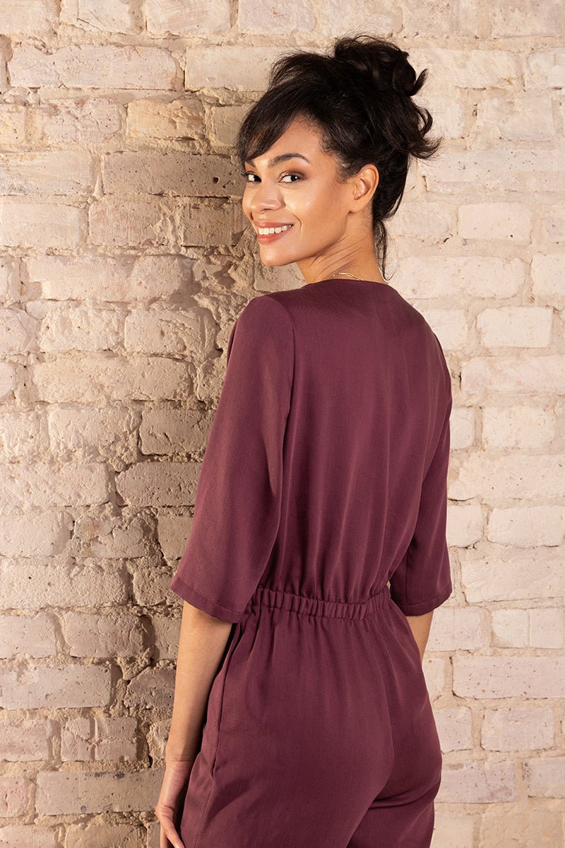 Nachhaltiger Overall Modell Laetitia von l'amour est bleu für stilbewusste Träger.