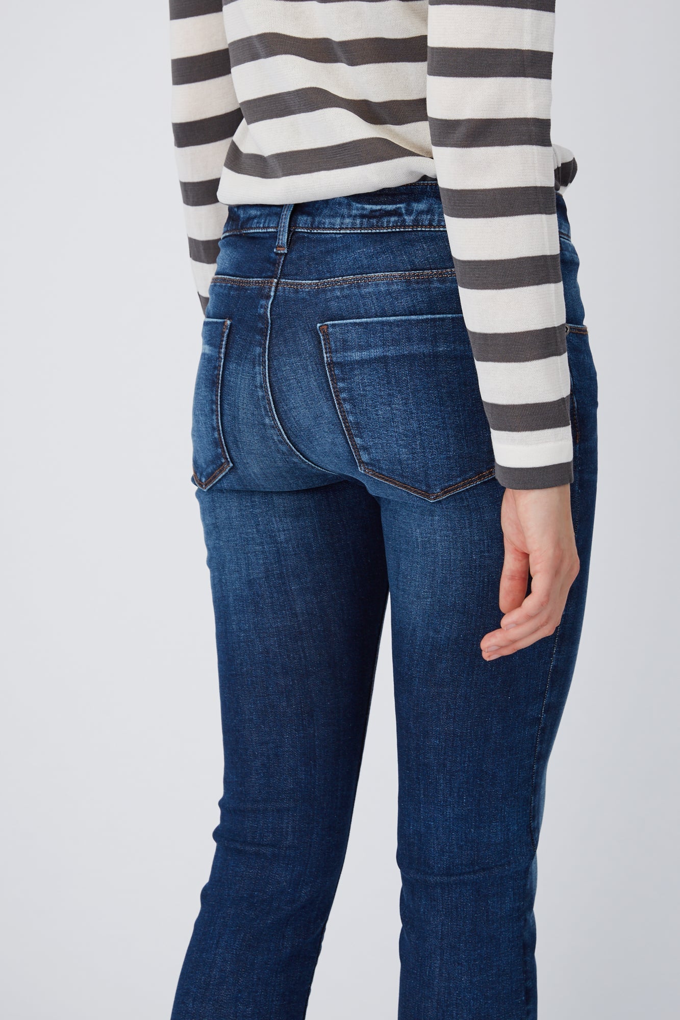 Rückansicht der NINA REIN Bio-Baumwolljeans in Blau, Slow Fashion, nachhaltige Jeans