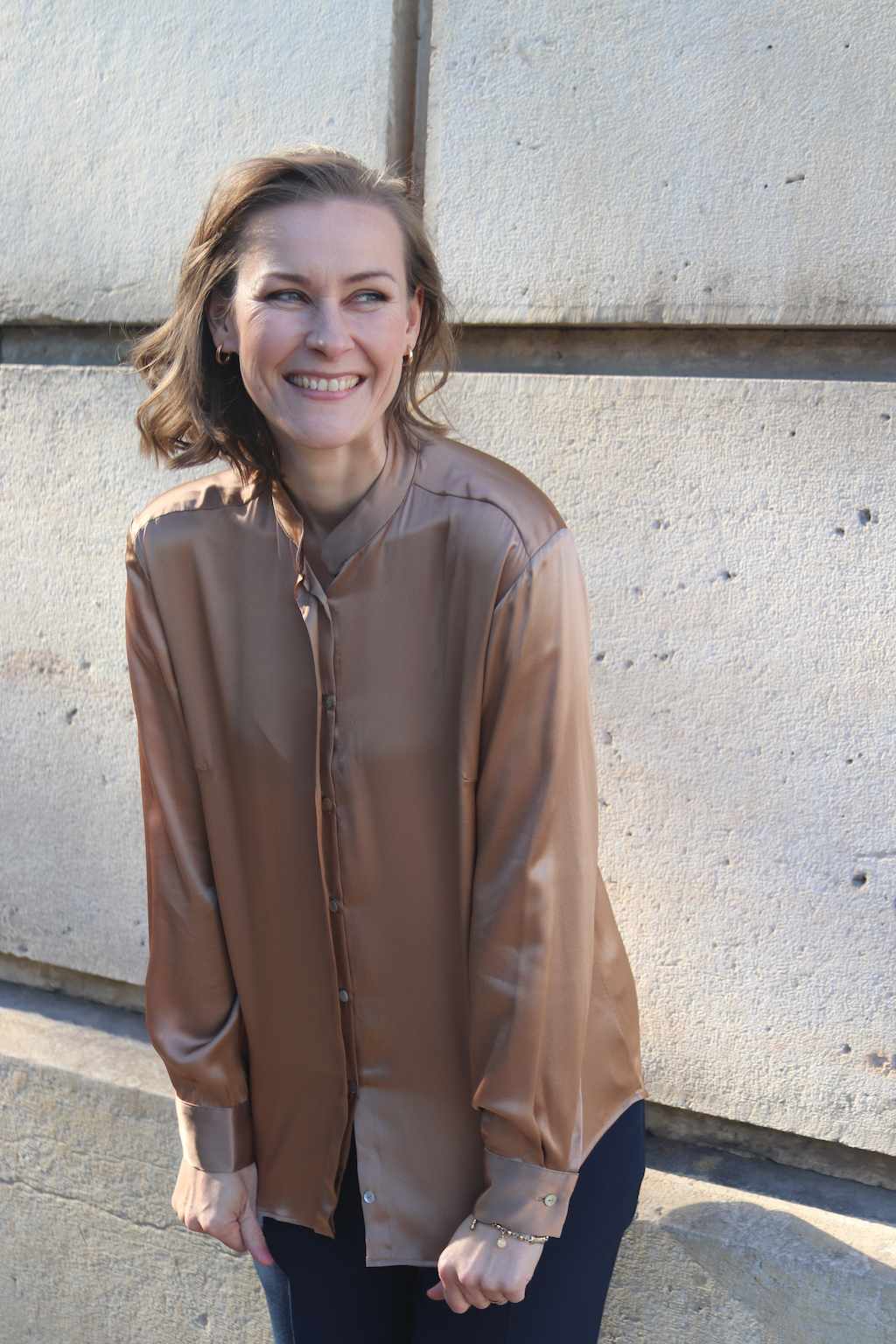 Tragebild NINA REIN nachhaltigen Seidenbluse, Slow Fashion, nachhaltige Seide, nachhaltige Bluse