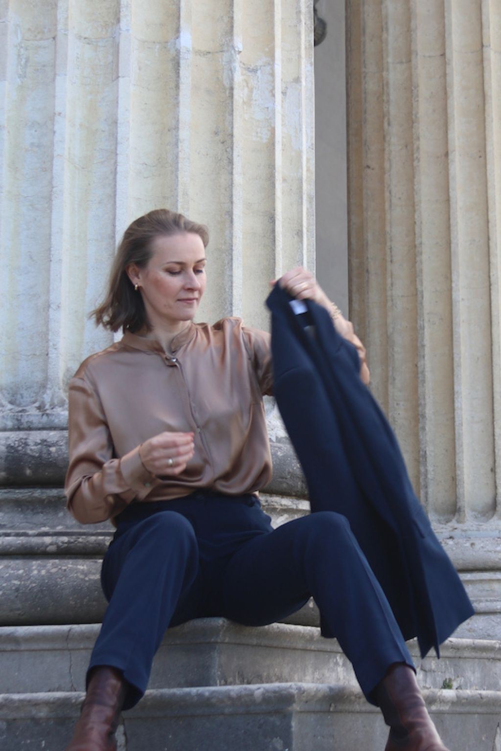 NINA REIN nachhaltigen Seidenbluse, Slow Fashion, nachhaltige Seide, nachhaltige Bluse mit Anzug
