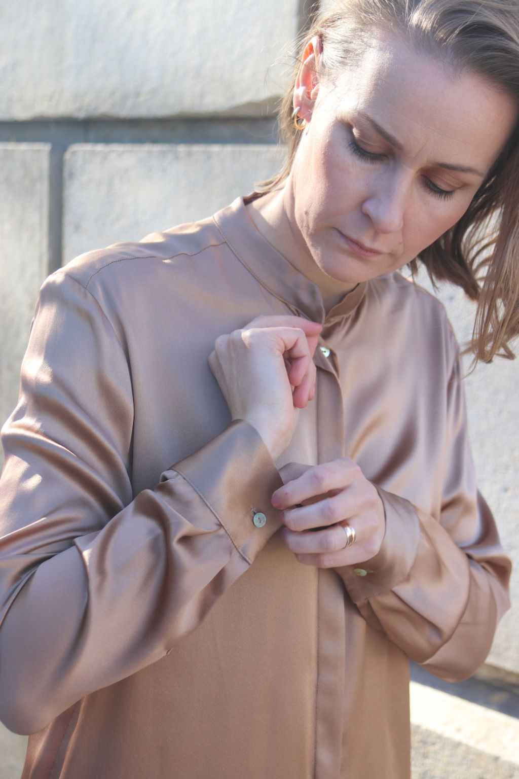 Detailansicht der NINA REIN nachhaltigen Seidenbluse, Slow Fashion, nachhaltige Seide, nachhaltige Bluse