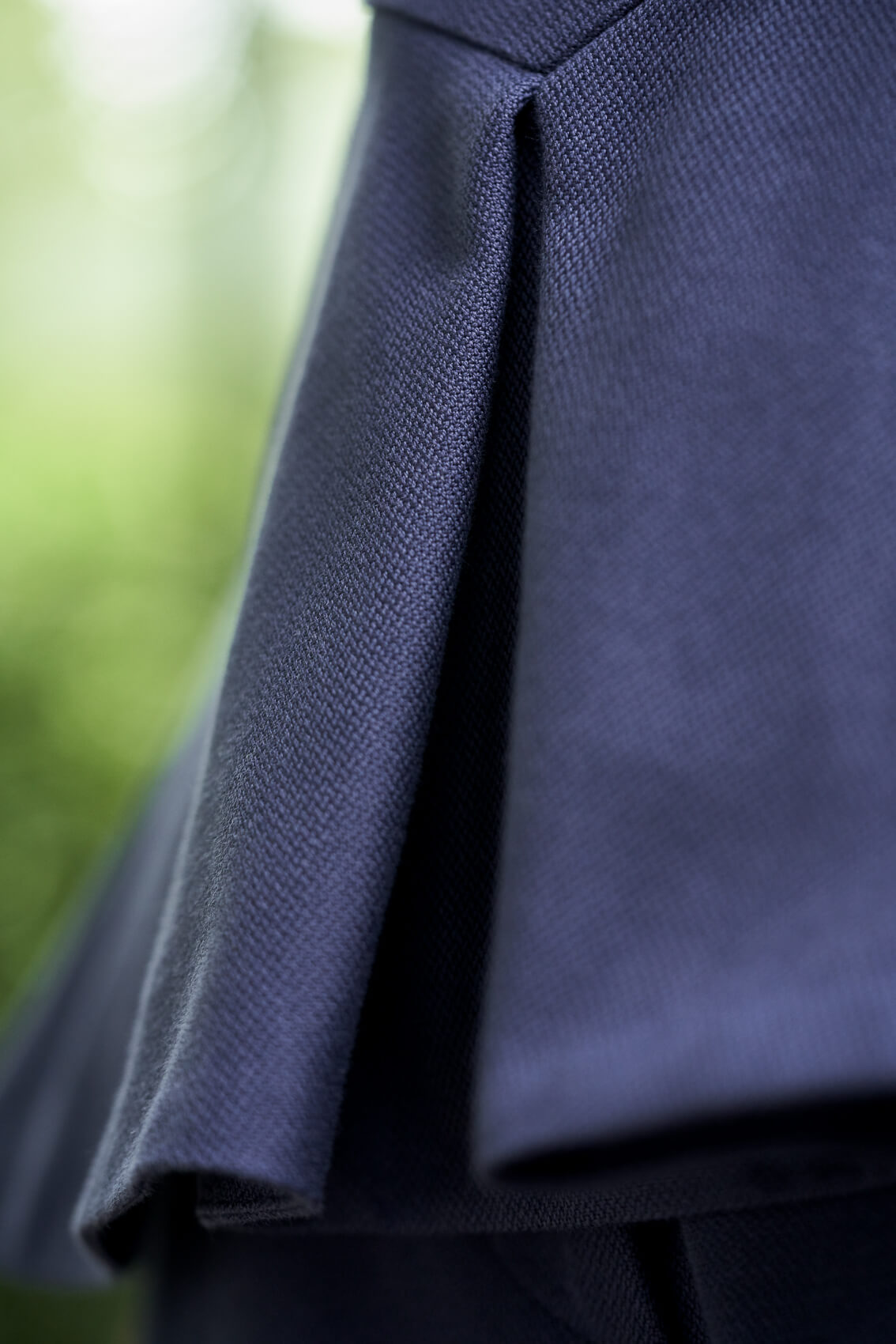 SETERY: Komfortables und nachhaltiges Schößchenoberteil aus Bio-Baumwoll-Twill in Dunkelblau.