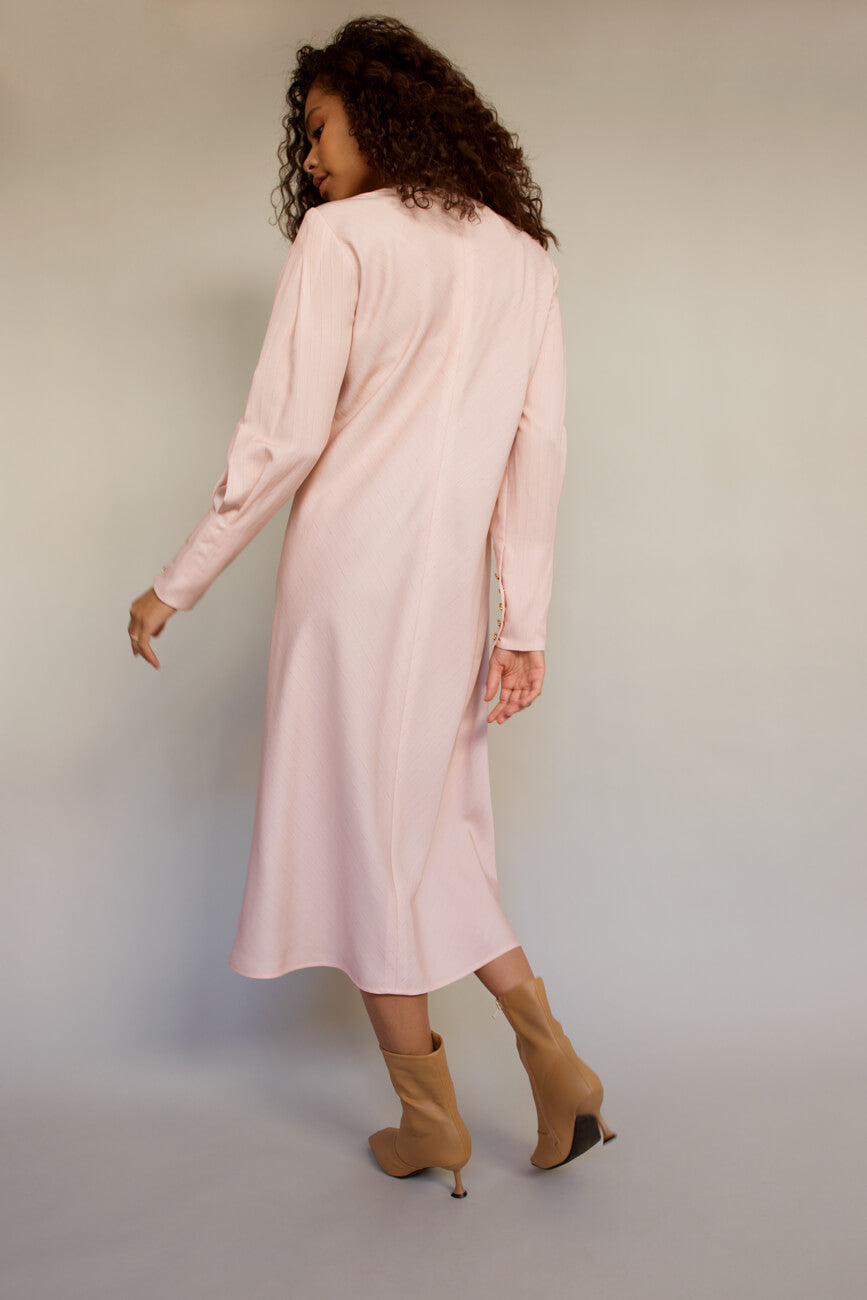 Umweltfreundliches, elegantes Langarmshirt mit raffiniertem Ausschnitt in Bronze von SETERY im Trend.