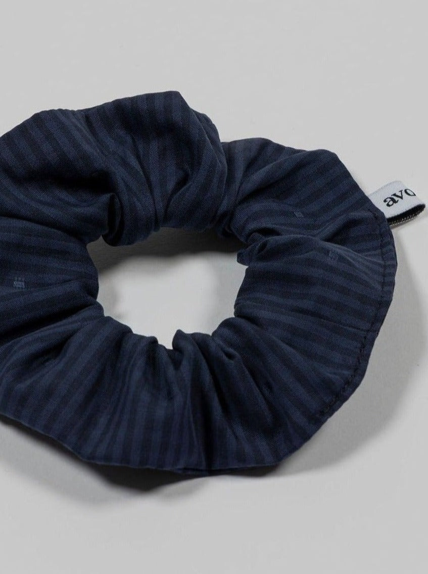 Scrunchie - midnight navy check