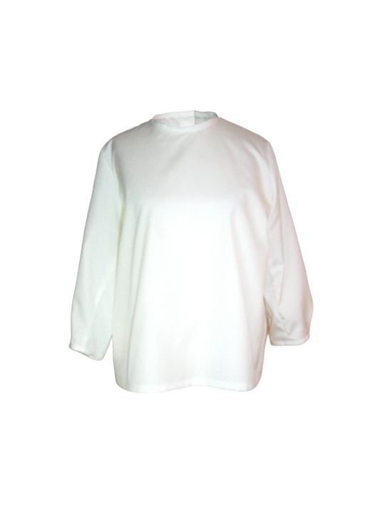 Hochwertige, nachhaltig produzierte Bluse mit Rückendetails in Off-White von limo für Slow Fashion Enthusiasten.