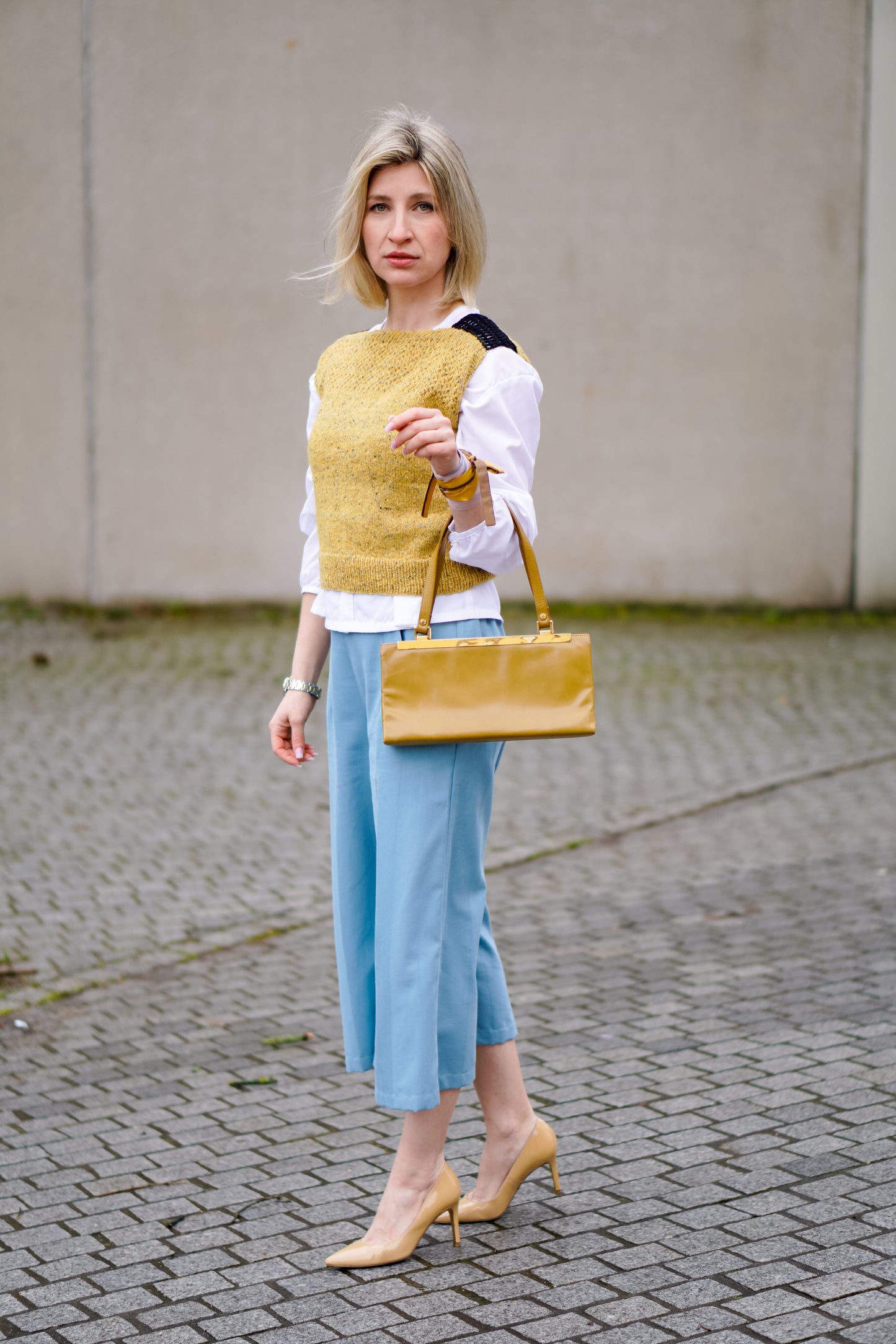 Fließende, nachhaltige Culotte in Eisblau von limo, ideal für Slow Fashion Liebhaber.