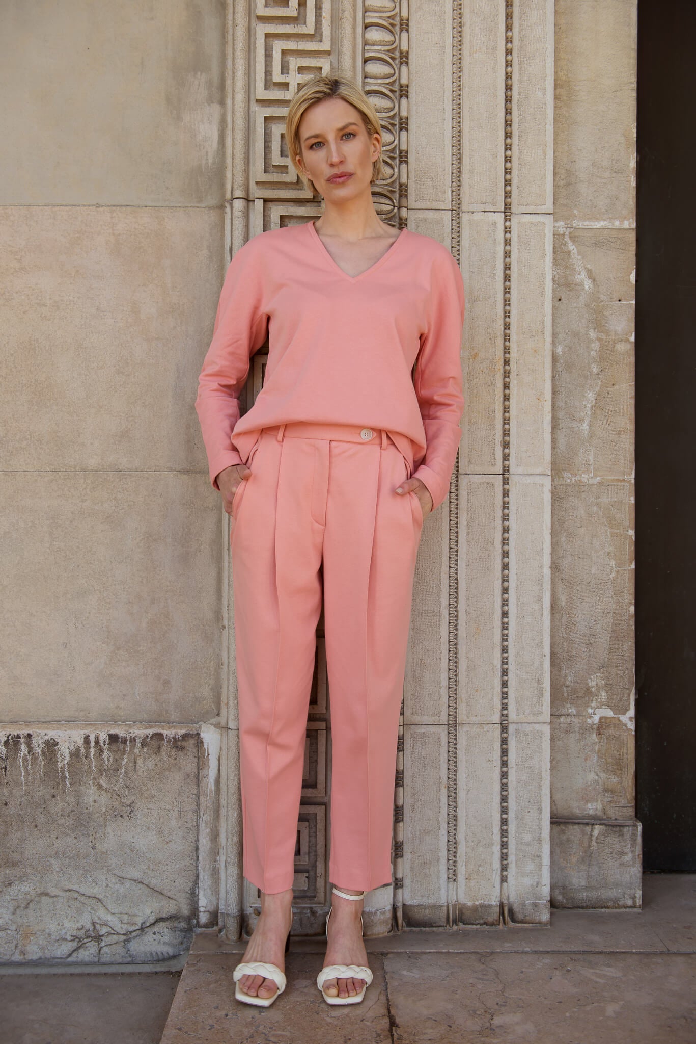 Stilvolle und nachhaltige Baumwollhose mit hoher Taille in Soft Coral von SETERY.